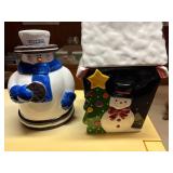 OREO COOKIE SNOWMAN JAR W/ SNOWMAN HOUSE- OF