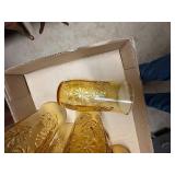 CLEAR & AMBER GLASSES W/ BOWLS X2 FLATS- OF