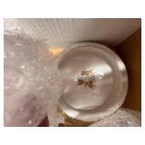 CLEAR & AMBER GLASSES W/ BOWLS X2 FLATS- OF