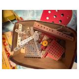 TIDDLEDY WINKS/ VINTAGE METAL TOYS/ METAL CRANE & MORE- UPB