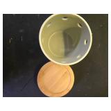ONEMORE Large Garlic Keeper with Lid, Ceramic Garlic Saver 5 inch, Garlic Keeper for Counter, Gray - Retail: $20