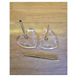 Outus 2 Pcs Wedding Pens Set for Guest Book Acrylic Heart Pen Holder Stand with Gold Pen for Wedding Bridal Engagement Guests Book Ceremony Valentines Favor Missing Pen - Retail: $23