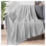 PAVILIA Soft Fleece Light Grey Throw Blanket for Couch, Lightweight Plush Warm Blankets for Bed, Fuzzy Cozy Flannel Blanket Throw for Sofa, Travel, Jacquard Pattern, Light Gray, Twin, 60x80 inch - Ret