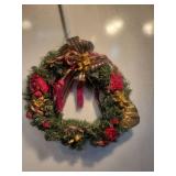 Decorative Christmas Wreath with Golden Cherubs