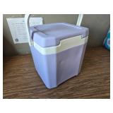 Igloos Cooler: Hard-Sided, Insulated, Heavy-Duty, Leak-Resistant.