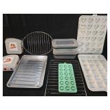 Baking Supplies Bundle - Wonder Bread Containers & Molds