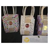 Wilton Party Set - Gift Bags and Cupcake Stand