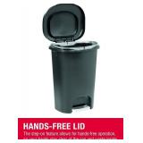 Rubbermaid Classic 13 Gallon Premium Step-On Trash Can with Lid and Stainless-Steel Pedal, Black Waste Bin for Kitchen Black Premium Step-On
