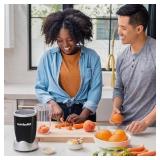 NutriBullet Pro 900W Single-Serve Blender Exclusive Bundle (Black Stainless)