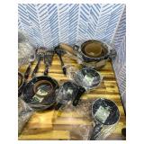 Soft Grip 16-Piece Aluminum Healthy Ceramic Nonstick Cookware Set in Black