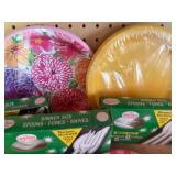 Paper Plates, Napkins and Plastic Dinnerware