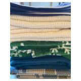 Throw Blankets (5)