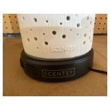 Scentsy Essential Oil Tear Drop Diffuser w/ Shade, New Condition