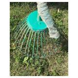 Garden Grabber Fruit Picker and Craftsman Convertible Weedwacker/Trimmer (tested/powers on)