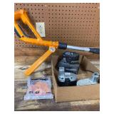 Worx Trimmer/Edger w/ Charger, Battery and String - Tested/Powers On