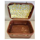 VINTAGE TRAIN CASE IN BROWN LEATHER VINTAGE TRAIN CASE IN BROWN LEATHER