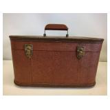 VINTAGE TRAIN CASE IN BROWN LEATHER VINTAGE TRAIN CASE IN BROWN LEATHER