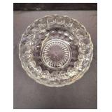 VINTAGE Fostoria American CUPPED and FOOTED GLASS BOWL. VINTAGE Fostoria American CUPPED and FOOTED GLASS BOWL.