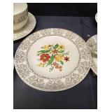 NORLIN 22 K-GOLD FLORAL PATTERN TEACUPS AND SAUCERS NORLIN 22 K-GOLD FLORAL PATTERN TEACUPS AND SAUCERS