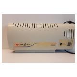 GBC Docuseal 95 Professional Laminator - Heats up GBC Docuseal 95 Professional Laminator - Heats up