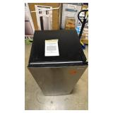 Vissani 7.1 cu. ft. Manual Defrost Convertible Upright Freezer in Stainless Steel Look Retail $379.00