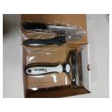 Taairol 2-in-1 Pet Grooming Tool Taairol 2-in-1 Pet Grooming Tool