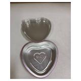 Heart Shaped Aluminum Pans with Plastic Lids 10pk Heart Shaped Aluminum Pans with Plastic Lids 10pk