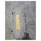 DeWalt DW9116 7.2V-18V NiCd Battery Charger with Case