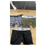 *Designs May Vary* Hanes Boys Cotton Boxer Briefs 3pk Small - Retail: $15 *Designs May Vary* Hanes Boys Cotton Boxer Briefs 3pk Small - Retail: $15