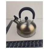 Stainless Steel Whistling Tea Kettle with Black Handle Stainless Steel Whistling Tea Kettle with Black Handle