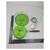 1970s Apple Green Enamel Fondue Pot Set 1970s Apple Green Enamel Fondue Pot Set