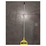 APPEARS NEW - Rubbermaid Commercial H136 Invader Aluminum Side-Gate Wet-Mop Handle, 1 dia x 60, Gray/Yellow