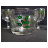 Vintage Style Holly Berry Christmas Wine Glasses Set