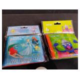 Baby Shark and Character Bath Toys Book Set