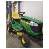 John Deere D130 Riding Lawn Tractor - NEEDS WORK