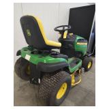 John Deere D130 Riding Lawn Tractor - NEEDS WORK