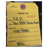 John Deere D130 Riding Lawn Tractor - NEEDS WORK