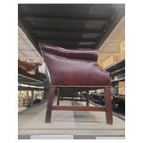 Traditional Tufted Leather Bench Seat