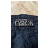 Qiao Yun Fashion Black Cargo Shorts, Size 40 Qiao Yun Fashion Black Cargo Shorts, Size 40