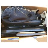 onn 10  1024p Dual Screen DVD Player with Digital Panel  Black - used  - Retail: $99