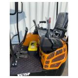 (Unused)- VICSEC - New Mini Excavator VC15P - 1500kg Compact DiggerColor: (Yellow)
