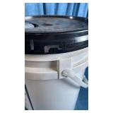 Certified 10W20 Hydraulic & Transmission Fluid - 35 LB Bucket - Retail: $93