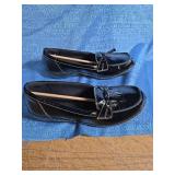 Clarks Ashland Bubble Black Crinkle Patent Synthetic  - Retail: $60