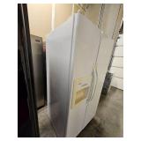 Kenmore Side-by-Side Refrigerator with Water Dispenser - Retail: $250