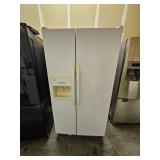 Kenmore Side-by-Side Refrigerator with Water Dispenser - Retail: $250
