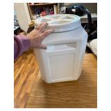 $55 Petmate Vittles Vault Outback Pet Food Storage Container