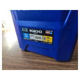 Igloos Hard Ice Chest, Insulated Cooler, Heavy-Duty, Portable, 12 Qt. NAVY