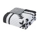 Mainstays 7 Piece Black & White Quilt Set with Sheets, Full