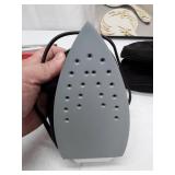 Black & Decker Stowaway Dual Voltage Ss50 Steam & Dry Travel Iron Bag & Adapter