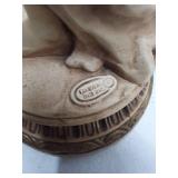 Classical Style Decorative Figure Statue with Urn